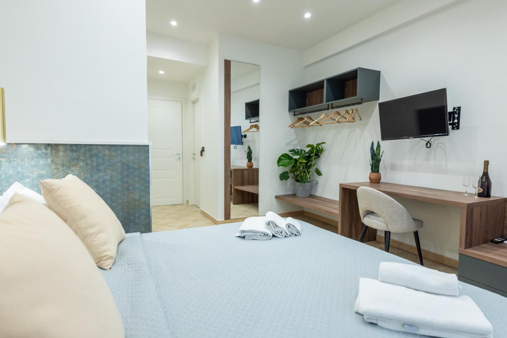 San Giusto Rooms Giardini Naxos Bagian luar foto
