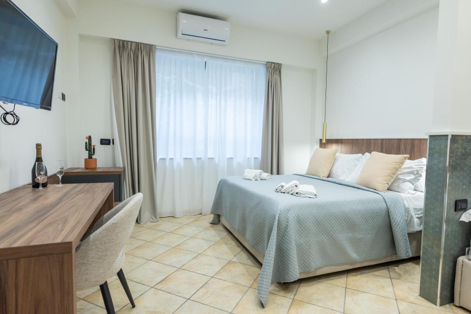 San Giusto Rooms Giardini Naxos Bagian luar foto